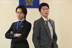 田中圭＆中村倫也が兄弟役で濃密共演！ドラマ『不協和音』より場面写真到着