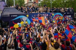 バルサの優勝パーティーにサプライズゲスト！？　去就も注目される“あの選手”が登場