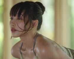 バレエ講師の美しすぎるヨガ姿に37歳オクテ男性「おじさんが出ちゃう」目線に困る事態に