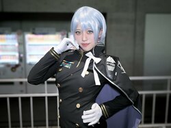 「ギリギリまでフィットした衣装で」かっこよさ＆セクシーさの両立を目指した『NIKKE』リリーバイスのコスプレ