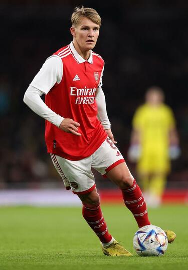 リーグ再開で注目！W杯に不在だった「10名のスーパースター＋2