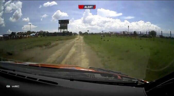 世界ラリー、日本人大逆転Vで“乗り越えた”衝撃アクシデント「あれで走り切ったのか」「よく立て直したな」称賛と驚きの声 3枚目