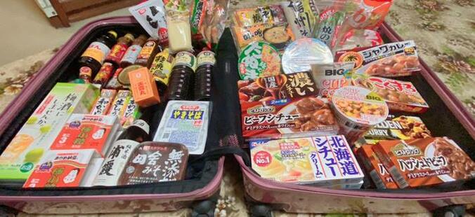  北山みつき、海外への渡航前に約3万円分購入したものを公開「スーツケースの中身は全部食料」  1枚目