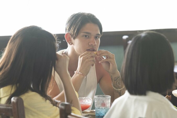 露出度高めな水着女子の積極的アピールに衝撃 ニューヨーク屋敷「あんな水着着る子は早いねん」『シャッフルアイランド Season2』 4枚目