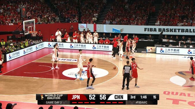 「何がファウルなん！？」日本vs中国戦の“不可解ジャッジ”にファン騒然「正当だと思う」「可哀想」馬場雄大のスクリーンに笛【バスケW杯予選】 5枚目