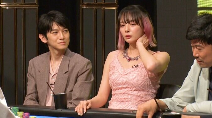 【映像】岡田紗佳vs.中田花奈のアツすぎる“美人雀士対決”