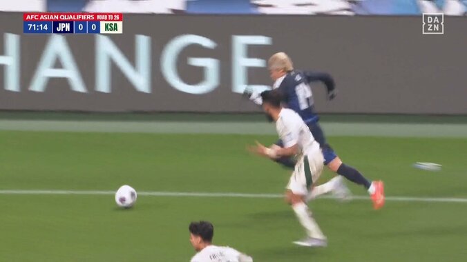 【映像】伊東純也、急加速→DFぶち抜きのイナズマドリブル炸裂