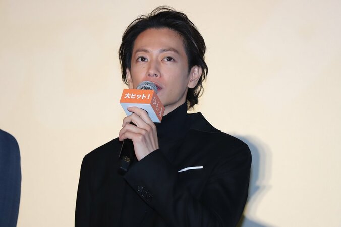 佐藤健は髪にピーナッツがついてもイケメン　白石和彌監督「こんなにかっこいい人いるかな」 4枚目