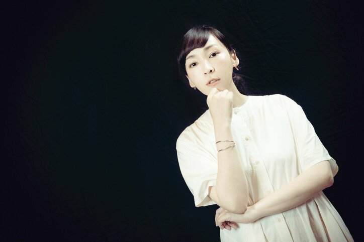 麻生久美子、ふたたびの“三日月くん”役に「まさか40代でツインテールをやるとは」 『時効警察はじめました』インタビュー