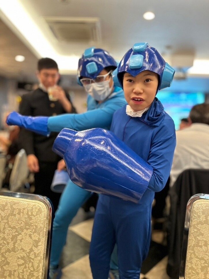  野田聖子氏『ロックマン』に扮した息子の姿を公開「似合ってる」 