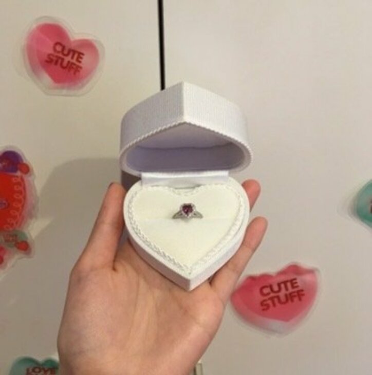 ぺこ、王子姿のりゅうちぇるに「涙が止まらんかった」　馬車を使ったプロポーズに反響