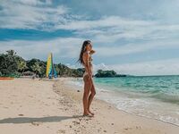 みちょぱ、ビーチでの絵になる全身ショットに反響「スタイルよすぎ！」「リアルマーメイド」