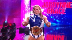 「どうなってんの？」スッピン美人と“バキバキ”腹筋のギャップがえぐい！ 「マンガの世界みたい」ファン騒然