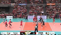 えっ？ 男子バレーで“珍事” 大エースがネットで… 渾身のバックアタックで悔しさダダ漏れ