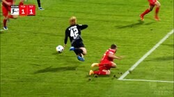 「仕事した！」堂安律、“鬼カットイン未遂”でPK獲得！相手の動きを完全に把握して手玉に取った瞬間「ナイス」「これは堂安のおかげ」