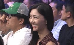 「美人さんがいると思ったら」「あれ、映ってる」突如、日本を代表するグラドルが降臨 カメラが捉えた驚きの瞬間にファンざわつき