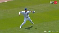 強肩健在！ 鈴木誠也、“ライトで”先発→走者を威嚇…待望の送球シーンを現地中継もリプレイでフィーチャー「進塁を防いだ」