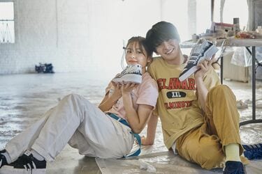 虹オオカミ』カスタムスニーカーの限定ポップアップが東京・大阪にて10