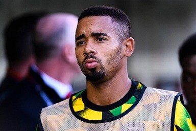 アーセナル所属　ガブリエウ・ジェズス　ブラジル代表　直筆サイン入りフォト ガブリエウ・ジェズス、アーセナル本拠地で「隠し撮り」される