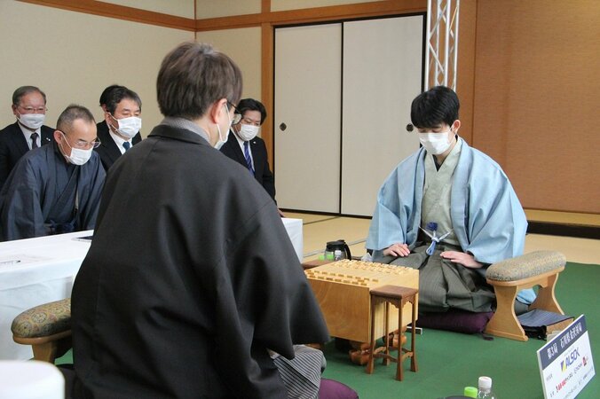 藤井聡太王将VS羽生善治九段 2勝目を手にするのはどっちだ “世紀のタイトル戦”金沢対局始まる／将棋・王将戦七番勝負第3局 1枚目