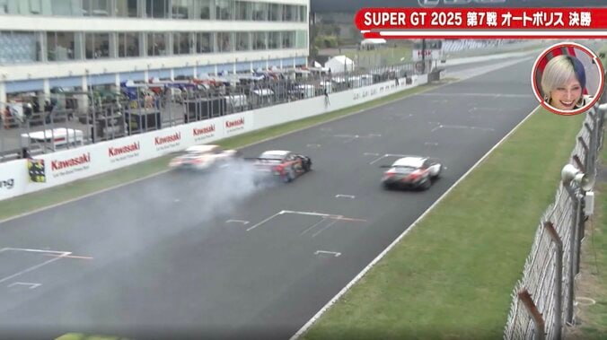 GT-Rがバースト→“予期せぬ”ストレート横断で「大事故になるところやった」 危機一髪の瞬間に現役レーサーは「右に避けた方が…」と指摘 3枚目
