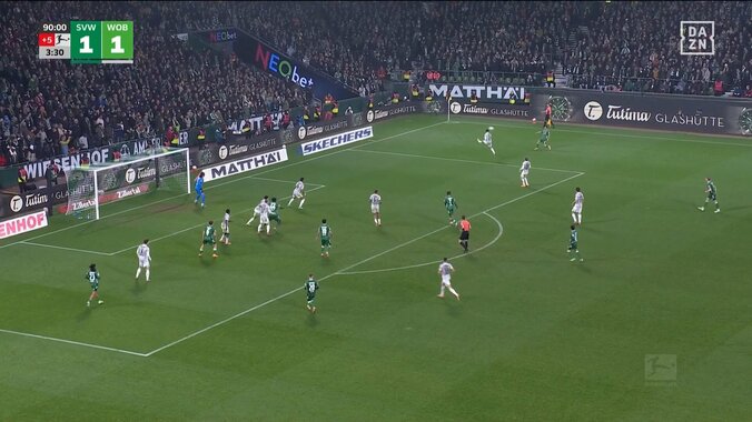 「絶品」「上手すぎる」日本代表DF、劇的決勝点を呼び込んだ圧巻ワンタッチクロスに脚光 4枚目