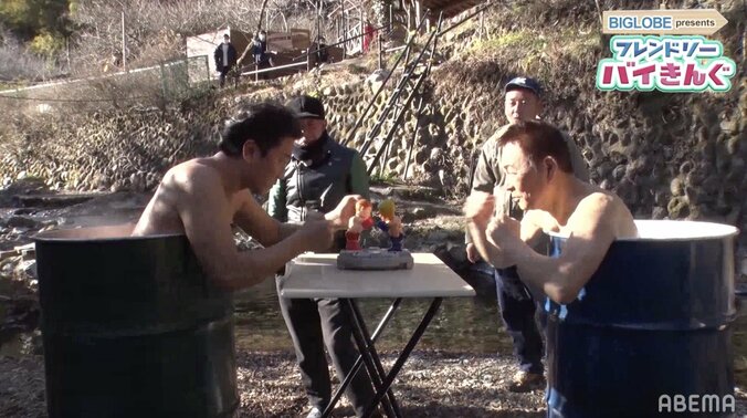 全裸で登場の原田龍二に、バイきんぐ小峠「あんた何も反省してないでしょ」とツッコミ 4枚目