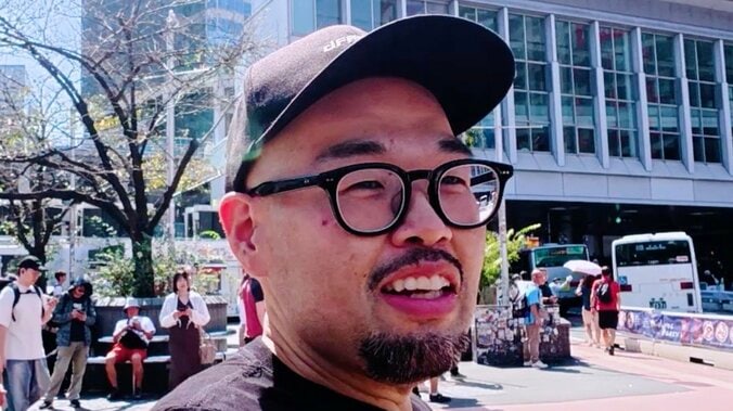 【写真・画像】39歳元子供部屋おじさん 渋谷で街頭取材も100人近くの女性から拒否される「モーセみたいだったよね？」　1枚目