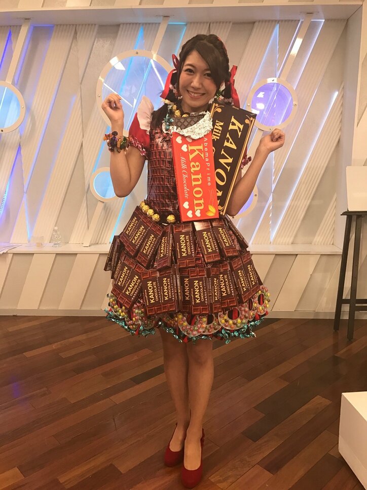 チョコレート食べますか 美人気象予報士 穂川果音が全身バレンタインのコスプレで登場 その他 Abema Times