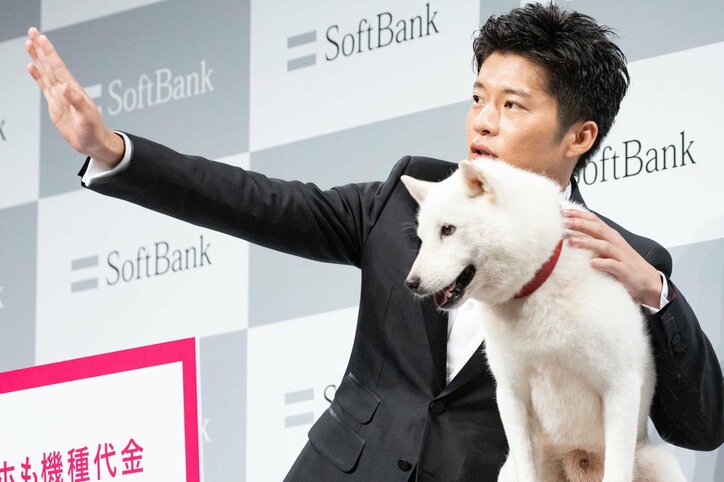 田中圭&“お父さん”の可愛らしいキスに、報道陣ほっこり