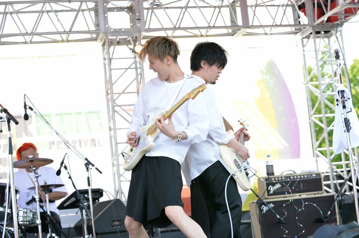 ゲスの極み乙女。、サカナ、THE BAWDIESらにオーディエンス歓喜 ライブ写真とセットリストを公開【メトロック2016 東京開催day1】