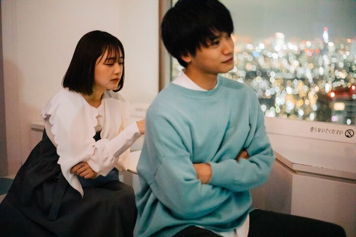 なえなの、気になっている井上想良に「背中かして」デート中に指で書いた意味深な文字とは?『恋オオカミ』第8話