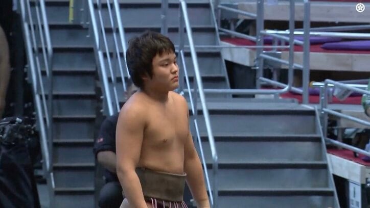 【写真・画像】見た目は中学生だけど…15歳のサラブレッド力士、館内が驚いた“衝撃”白星「天才15歳」「逸材やん」「つええ…」　1枚目