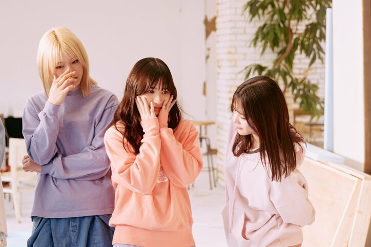 ブラジル出身の肉食系モデルが大号泣…片思い相手・モデル美女の脱落危機にみんなの前で泣き崩れ「嫌だ」『花束オオカミ』第6話