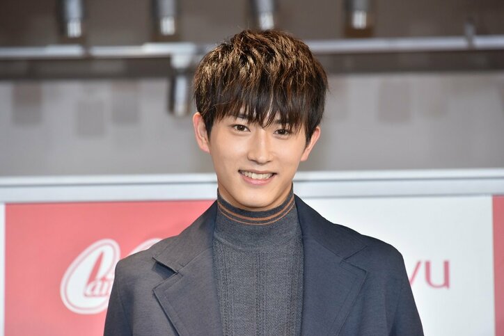 石川恋、美背中スケスケでセクシー・クリスマス！当日の予定は家鍋