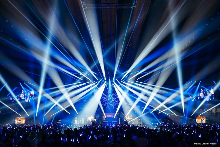 【写真・画像】【セットリスト掲載】日替わり楽曲を含む全14曲を披露！Roselia「Lehre der Rose」レポート　4枚目