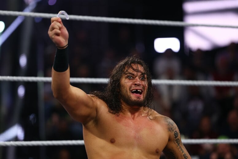 新人レスラー、異例の“ポロリ”パフォーマンス…「歯が抜けた！レフェリー預かって！」衝撃行動にファン騒然「逸材すぎる」