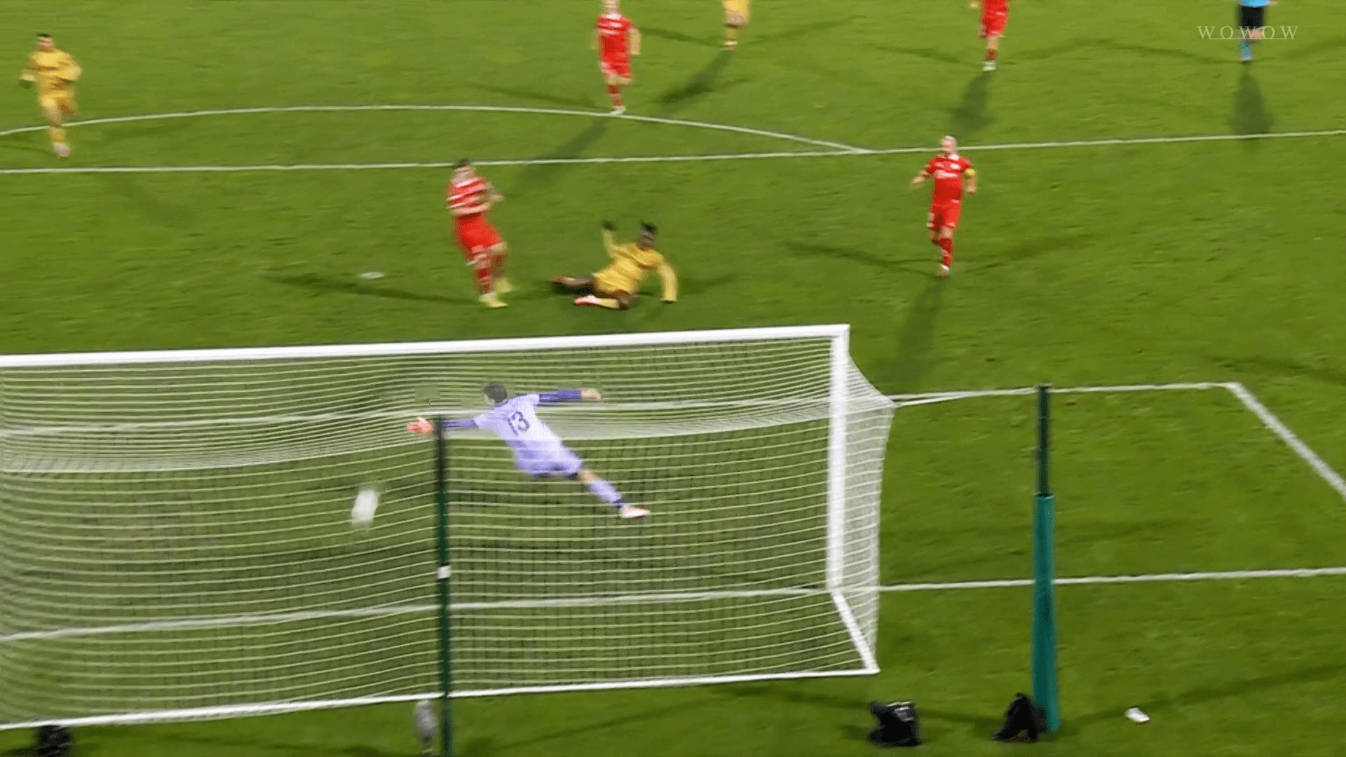 最後はウチェが押し込んでゴール