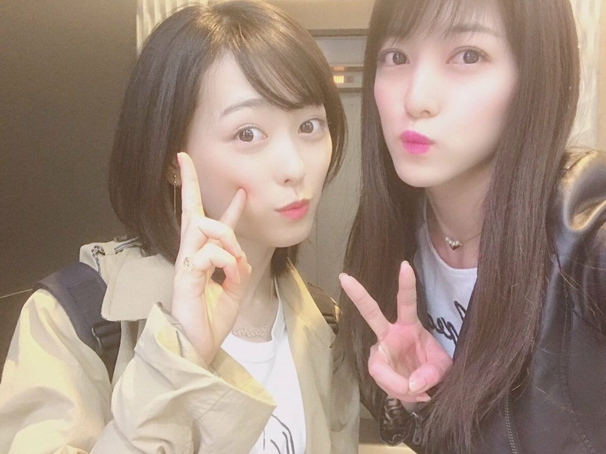 なんだこの安心感は」福原遥、モデル・橘里依との仲良しショットを公開