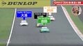 「譲りたくても譲れない」首位攻防バトルの真っ只中に…GT300トップ2台に“割って入る”驚異の瞬間 あわや接触も巧みな動きに称賛