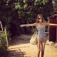 「スタイル素敵」「なかなかのハイレグ」梨花、健康的な日焼け肌の水着ショットにファン絶賛