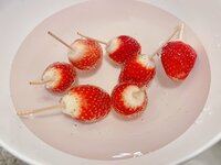 辻希美『イチゴ飴♡』