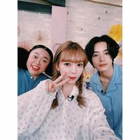 塩野瑛久、藤田ニコル＆ニッチェ江上との3ショット公開！“パジャマ姿”にファン「ほんと美しいですね」「皆さん可愛らしい」