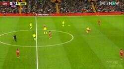 「もはや卑怯」「ピルロやん」リヴァプールDFが“必殺・魔法の右足”を炸裂！プレミアリーグDF最多アシストの金字塔を達成した瞬間に「バケモノ」「あの位置が見えてるのか」