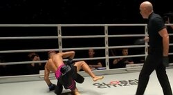 無双王者を“千鳥足”の衝撃KO→セコンドも巻き込みあわや大乱闘！ 前代未聞のマッチメイクで波乱の展開