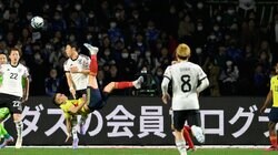 「鎌田悔しいだろうな」鎌田大地の同僚ボレ ワールドクラスのバイシクル弾に日本の守備陣は反応できず 「マンガかよ」「えげつないやつ打つやん」視聴者も驚愕