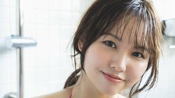 “進化したド迫力ボディ”本郷柚巴、初釜山で見せる“大人の余裕” 『週プレ』表紙＆巻頭グラビア