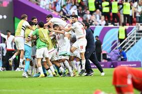 【W杯】イランがウェールズに2-0勝利　相手GKが一発退場…アディショナルタイムにスコアが動く