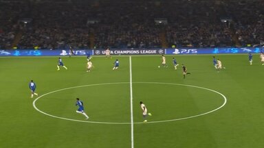 「スイッチ入った」負傷明けの日本代表DFが“5失点”に奮起「ついに攻撃参加」4枚抜きの“密集突破”にファン「戦術板倉で行くしかない」