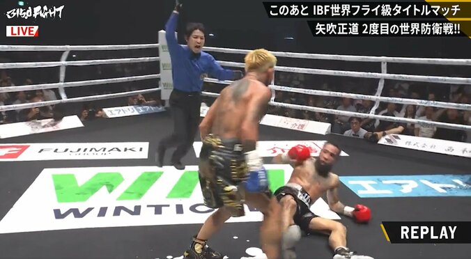 「かかってこいよ！」「効いてねぇ」“悪童”ネリ、アピール直後に衝撃TKO負け “返り討ち”のカシメロが見せた“してやったり”顔 5枚目